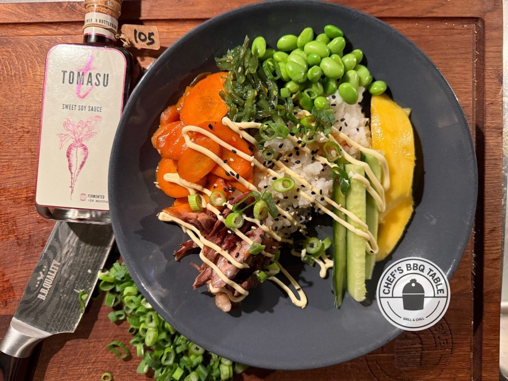 Poke bowl gekonfijte eendenbout | ChefsBBQTable